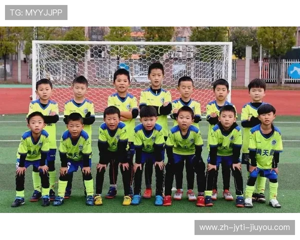 青少年足球训练中理疗师的早期干预策略